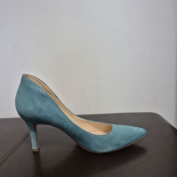 Blue Pumps - Picture 3 of 8
